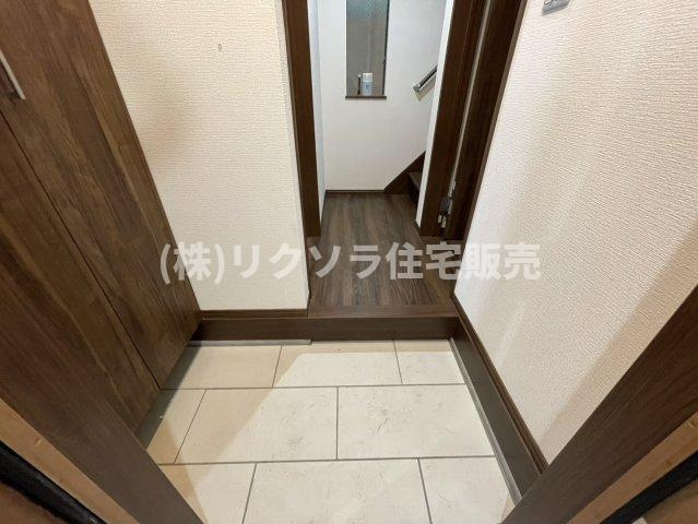 仁和寺町　未入居一戸建ての内装|玄関内部
■物件内覧・資金計画相談・住宅ローン相談、リフォーム相談、お問合せ受付中■
※当日・翌日のご内覧、ご相談はお電話でのお問合せがスムーズです！