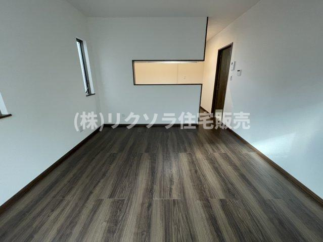 仁和寺町　未入居一戸建ての居間・リビング|LDK
■物件内覧・資金計画相談・住宅ローン相談、リフォーム相談、お問合せ受付中■
※当日・翌日のご内覧、ご相談はお電話でのお問合せがスムーズです！