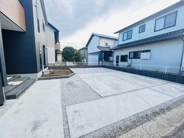 新築　高崎市新保町第4　Livele Garden.S　1号棟の駐車場|現地写真　駐車スペースは並列2～3台分可能です！
