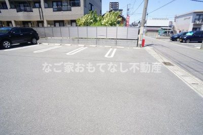 【駐車場】 | ファミーリエ