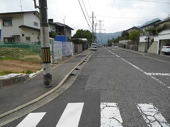 【前面道路含む現地写真】
