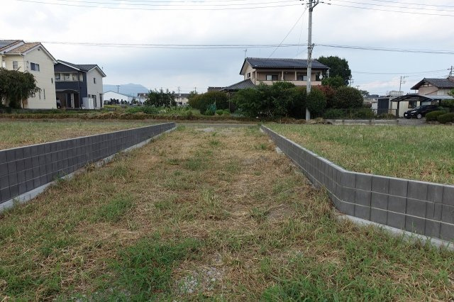 高崎市箕郷町下芝　全４区画分譲地　③の外観|北側道路を南から北方向