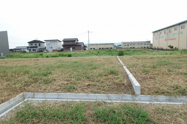 高崎市箕郷町下芝　全４区画分譲地　③の外観|西側境界を北から南方向