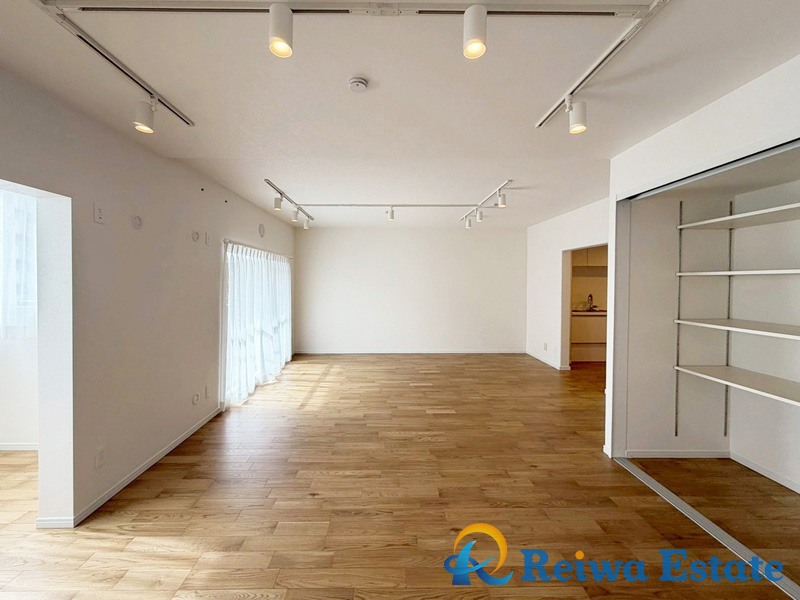 ライトタウン茅ヶ崎4号棟の居間・リビング