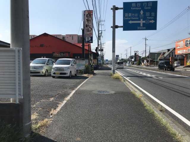 住宅、店舗、事務所、併用住宅も検討可能な売地の前面道路含む現地写真