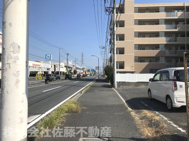『鴻巣駅』東口14分・住宅、店舗、事務所、併用住宅も検討可能な売地の前面道路含む現地写真