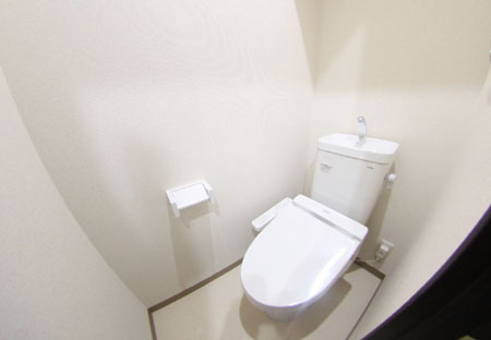 スリーハーブズグレンツェント泉大津のトイレ|ゆったりとした空間のトイレです