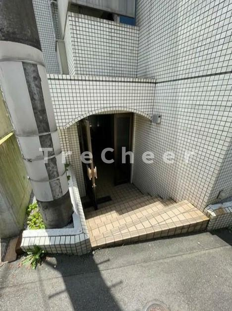 メゾンドネージュのエントランス