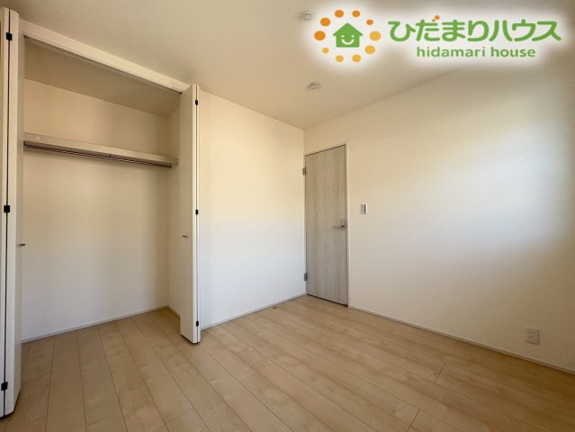 熊谷市宮本町第2　新築一戸建て　リーブルガーデン　02の洋室|クローゼットタイプの収納は
一目でどこに何が収納されているかわかるのでとても便利ですね♪