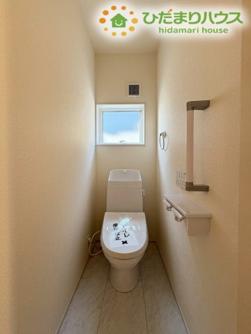 熊谷市宮本町第2　新築一戸建て　リーブルガーデン　02のトイレ|1F・2Fにおトイレ完備！
取り合いになることなし！
