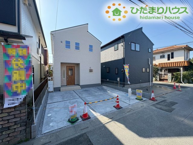 熊谷市宮本町第2　新築一戸建て　リーブルガーデン　02の駐車場|並列駐車3台可能！
来客時も安心！