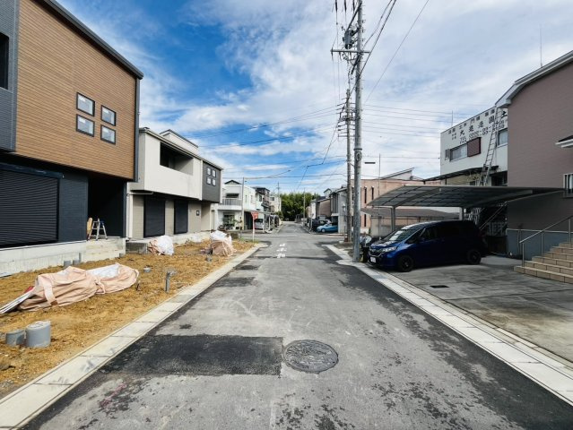 豊明市二村台7丁目33番1『仲介手数料無料』新築戸建ての前面道路含む現地写真