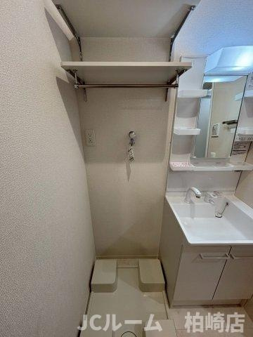 柏崎市三和町のアパートの洗面所