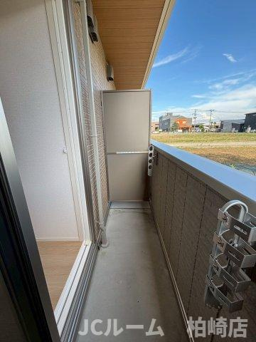 柏崎市三和町のアパートのバルコニー