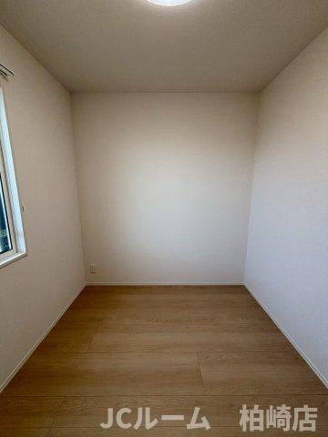 柏崎市三和町のアパートの居間・リビング