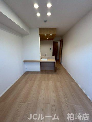 柏崎市三和町のアパートの居間・リビング