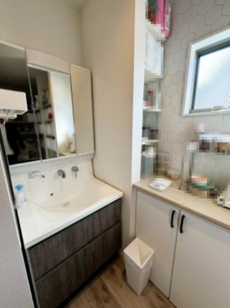 池の瀬町　中古一戸建ての独立洗面台|■物件内覧・資金計画相談・住宅ローン相談、リフォーム相談、お問合せ受付中■
※当日・翌日のご内覧、ご相談はお電話でのお問合せがスムーズです！