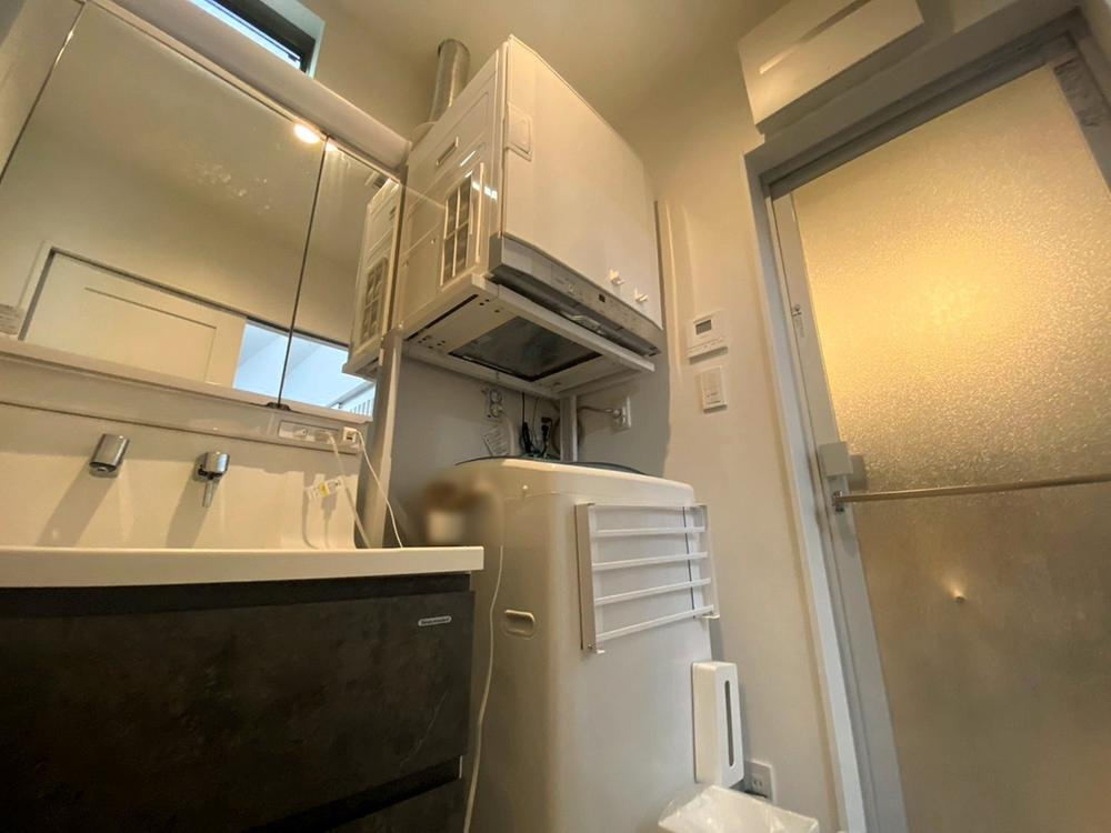 池の瀬町　中古一戸建ての脱衣所|洗濯機置き場
■物件内覧・資金計画相談・住宅ローン相談、リフォーム相談、お問合せ受付中■
※当日・翌日のご内覧、ご相談はお電話でのお問合せがスムーズです！