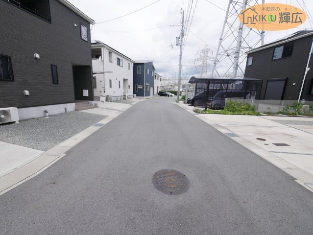【前面道路含む現地写真】 | 姫路市北今宿3丁目　中古戸建
