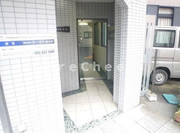 シティコート十条のエントランス