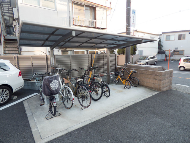 Ｊ＆Ｔ ｖｏｙａｇｅのその他共用部分|屋根付き駐輪場
