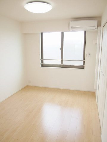 Ｔ・ＫレジデンスⅠの洋室|北6.3帖洋室