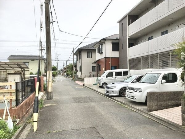 ボヌールの駐車場