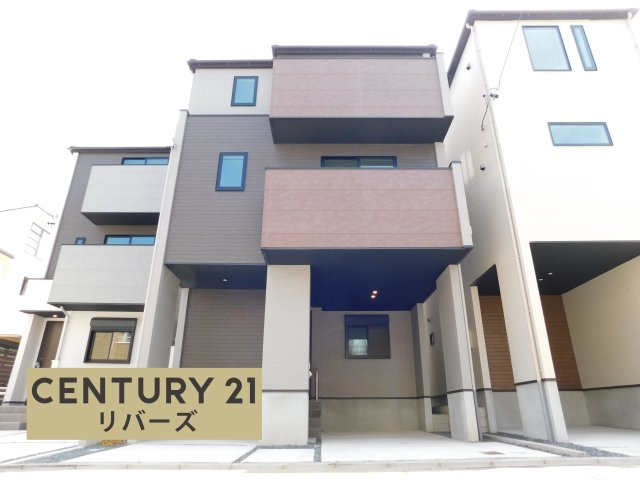 名古屋市北区柳原１丁目の新築一戸建の外観|☆２号棟☆　　新価格！！いつでも見学出来ます♪（お問合せ当日、平日、水曜、夜間でもＯＫ）　都市型３階建！　ビルトインガレージ！　駐車並列２台ＯＫ！　カウンター付きＬＤＫ２１．７帖♪　