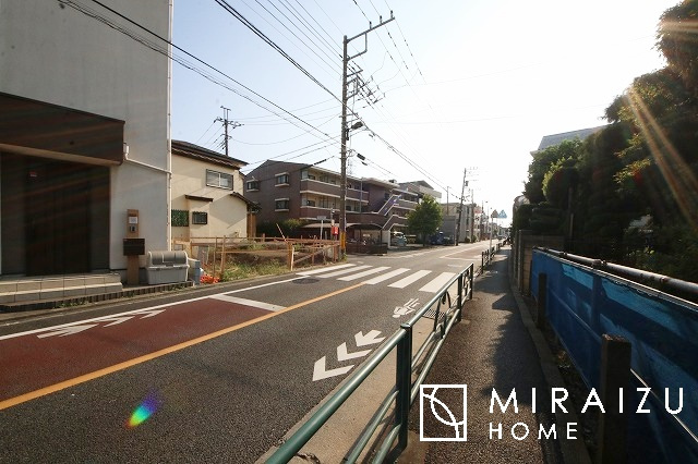 【周辺】 | 贅沢な暮らしにぴったり設備が魅力♪家事導線の良い水回りで毎日綺麗家事もラクラク♪早朝、夜間問わず現地見学＆周辺環境ご案内致します♪
