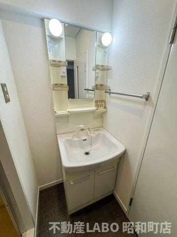 恒信ハイツの洗面所