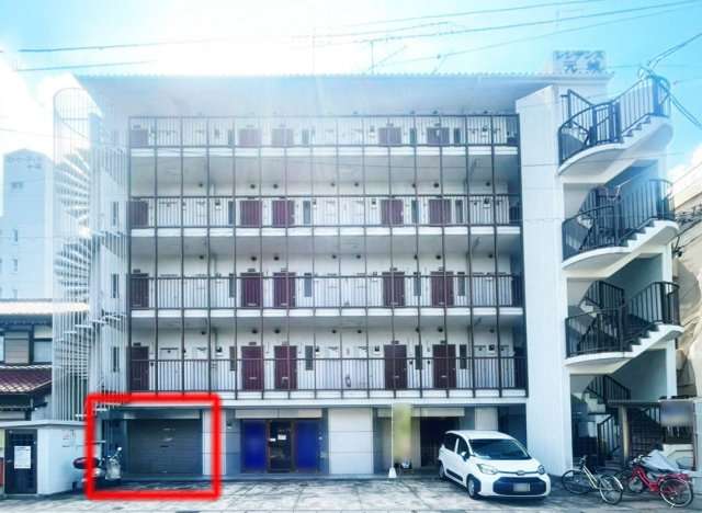 レジデンス元城 1階