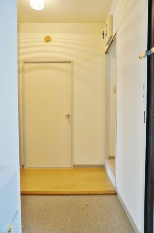 エスポワール名瀬の玄関