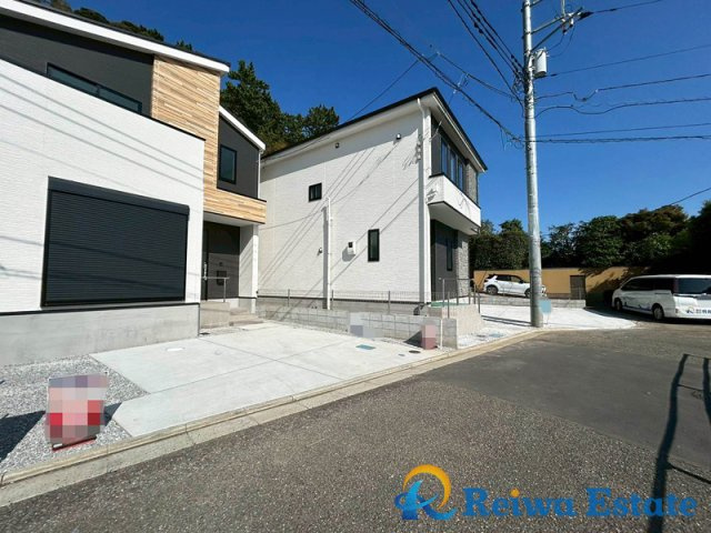 新築戸建　藤沢市城南2丁目の前面道路含む現地写真