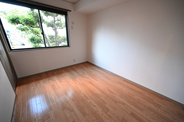 【洋室】 | メゾン・ド　クレール