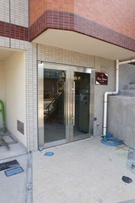 ローズメゾンのエントランス