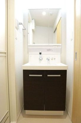 ローズメゾンの独立洗面台