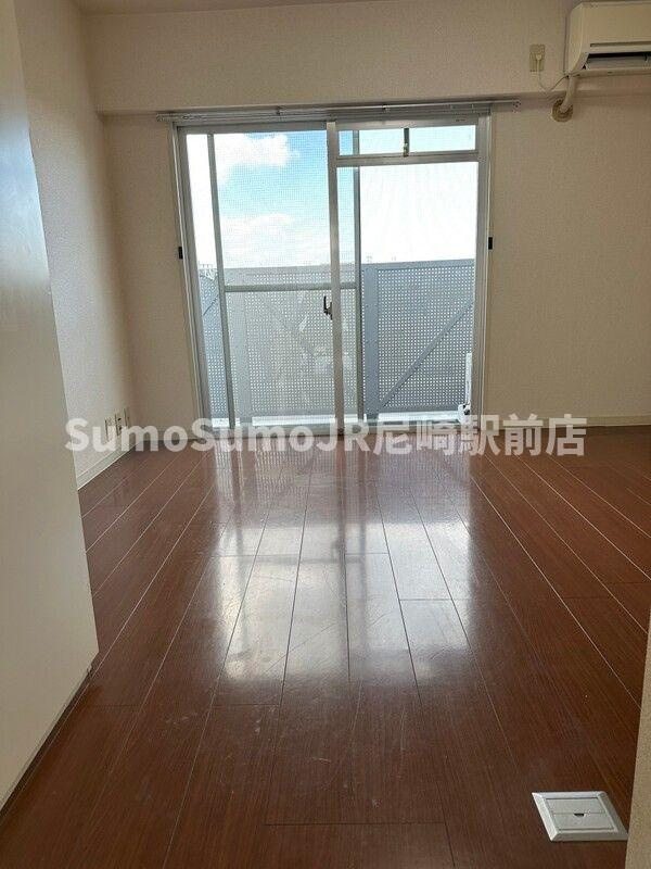 ウィンベルソロ立花の居間・リビング|こちらのリビングで趣味の時間をお楽しみください