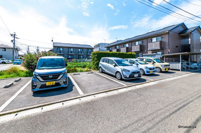 セトルアーバンの駐車場