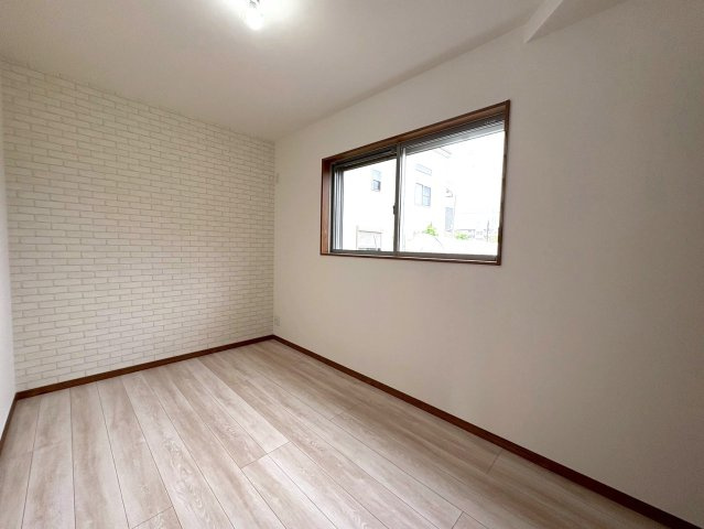 西宮市上大市４丁目の洋室