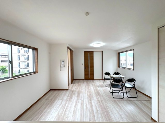 西宮市上大市４丁目の居間・リビング