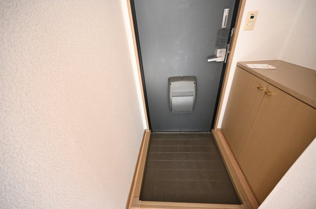 【玄関】 | ビクトワールA棟