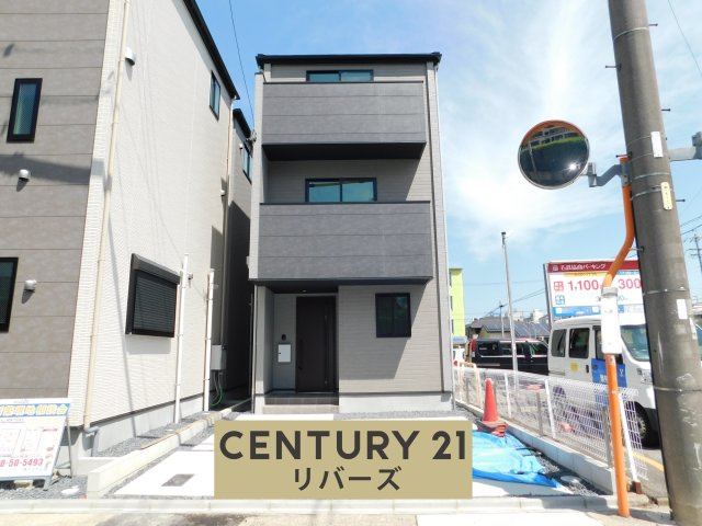 名古屋市北区柳原１丁目の新築一戸建の外観|☆３号棟☆　　新価格！！いつでも見学出来ます♪（お問合せ当日、平日、水曜、夜間でもＯＫ）　南向き！　都市型３階建！　駐車並列２台ＯＫ！　フリースペース完備！