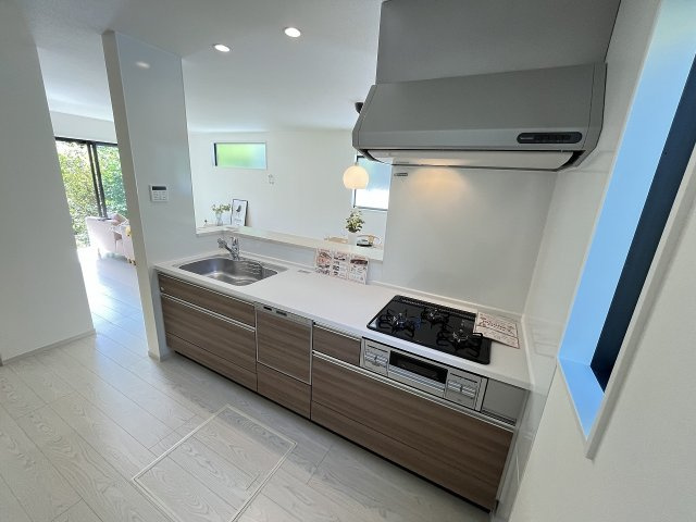 【キッチン】 | 福岡市東区松崎3丁目1期　1号棟（全1棟）【仲介手数料無料・0円】 | 現地写真。