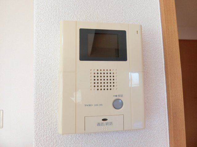 サンステージ東合川のセキュリティ|TVインターホン付きで安心です。