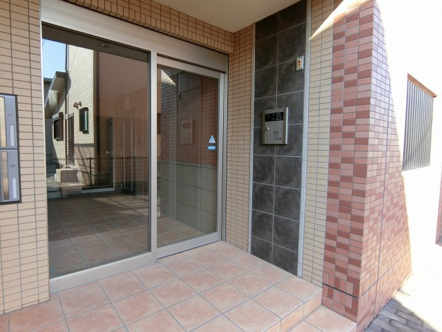 サンステージ東合川のエントランス|オートロック付きで安心です