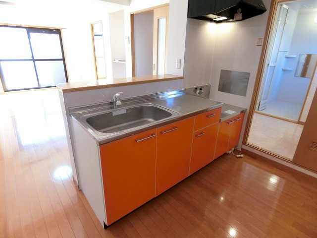 サンステージ東合川のキッチン|憧れのカウンターキッチンでお料理をお楽しみください