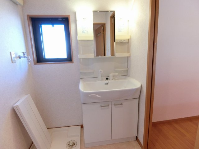 サンステージ東合川の洗面所|広い洗面スペース