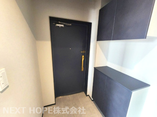 【玄関】 | アズループレシオ | スッキリとした玄関です♪シューズBOXが設けられております♪ご家族のたくさんの靴もスッキリ収納できます！１