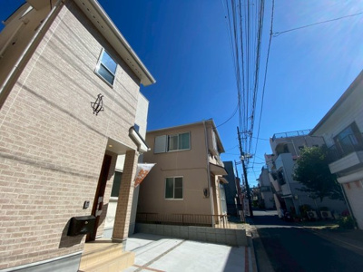 【その他】 | 武蔵浦和１棟 | 施工例：大きなポストは建物の雰囲気をより際立たせます