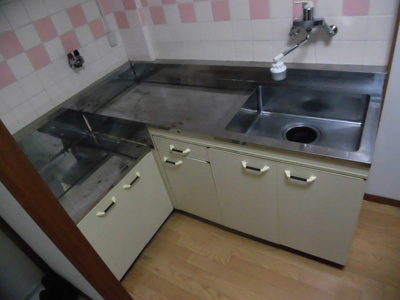 【キッチン】 | メゾンササキ | 広いキッチンなので料理好きにも安心です。